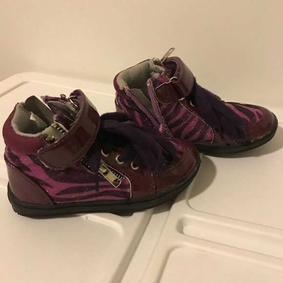 Kids Kensie shoe size  8 - Picture 3 of 7